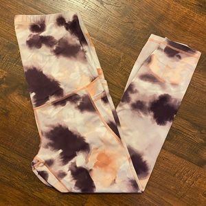 Old Navy maternity 7/8 length leggings, size large